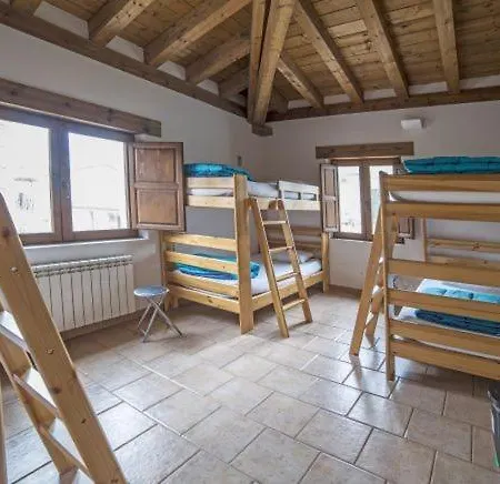 Ostello Santa Brigida - Real 19 *